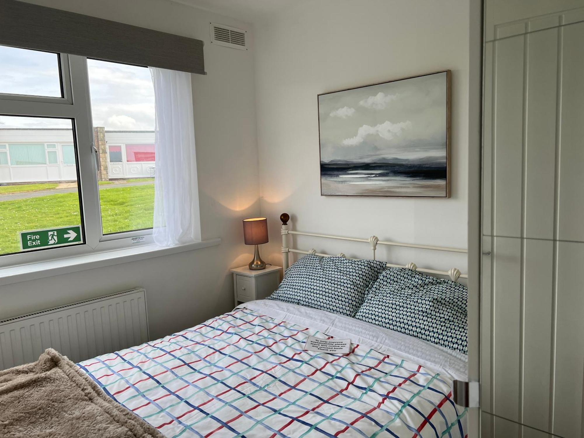Chine Cottage Self-Catering Coastal Bungalow In Rural West Wight Freshwater Eksteriør billede